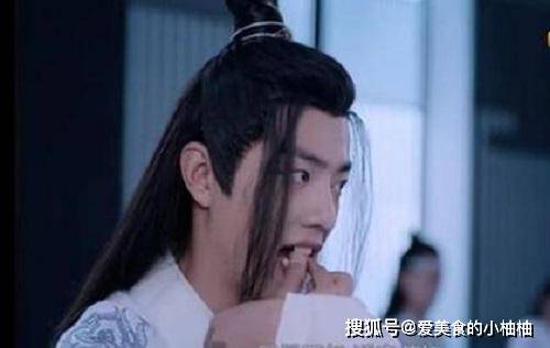 学生上课|学生上课敢“肆无忌惮”偷吃的零食，认出了果酱，却被固体胶骗了