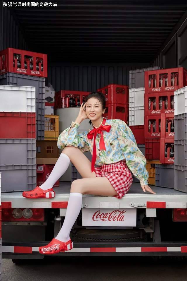 社会性|早秋有它就够了！基础实穿风格百变，可盐可甜时髦得一点儿不费力