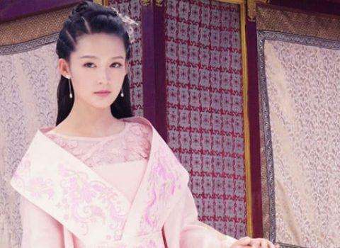 凤九|八大女星粉衣,杨紫俏皮可爱,看到热巴才知道才懂啥叫倾国倾城