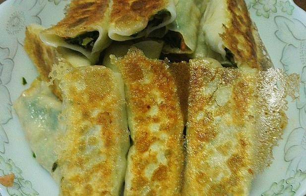 进行|1块鸡胸肉，1把韭菜，制成懒人早餐，皮脆馅香，一口一个好过瘾