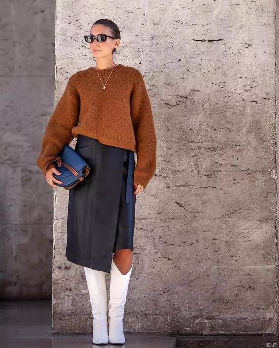 褐色|还在玩黑色配造型吗?那就out了!今年流行这4组配色,显白又高雅