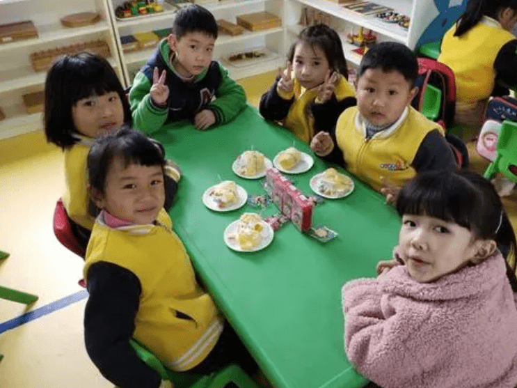 进行|众多家长提议，将幼儿园纳入“义务教育”，教育部门的回应来了