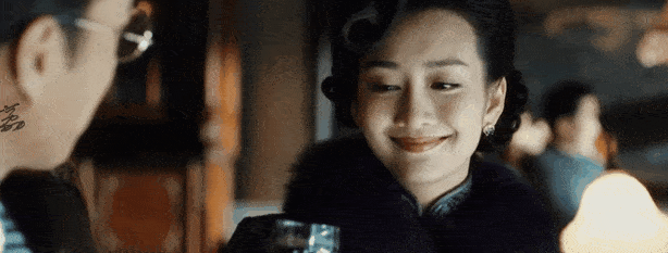 张艺谋|一穿旗袍全现行，hold得住就是风情万种，否则就如同像在过家家！