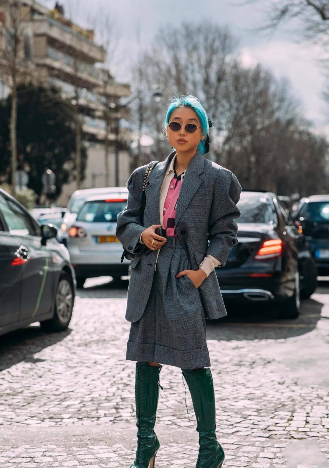 显得|真正高级的女人，秋冬从来不穿这3种“衣服”，廉价低级还掉价