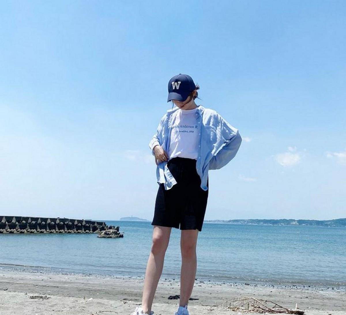 夏天|皮肤偏黑黄的女生，夏天穿什么颜色的“T恤”好看？试试这3种颜色
