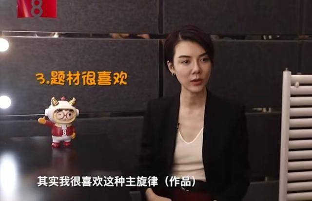 显得|车晓学倪萍减肥，瘦的肋骨形状清晰可见，干瘪瘪的没女人味啊!