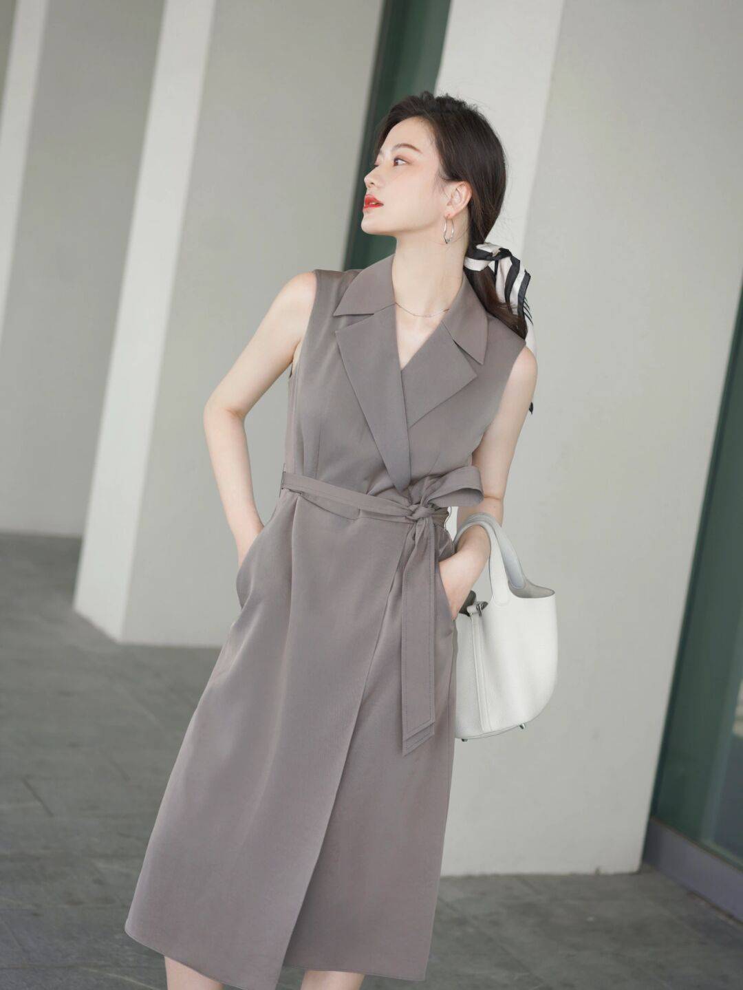 套装|早秋怎么穿出气质感？浅黄色套装温柔又干练，优雅显白还高级