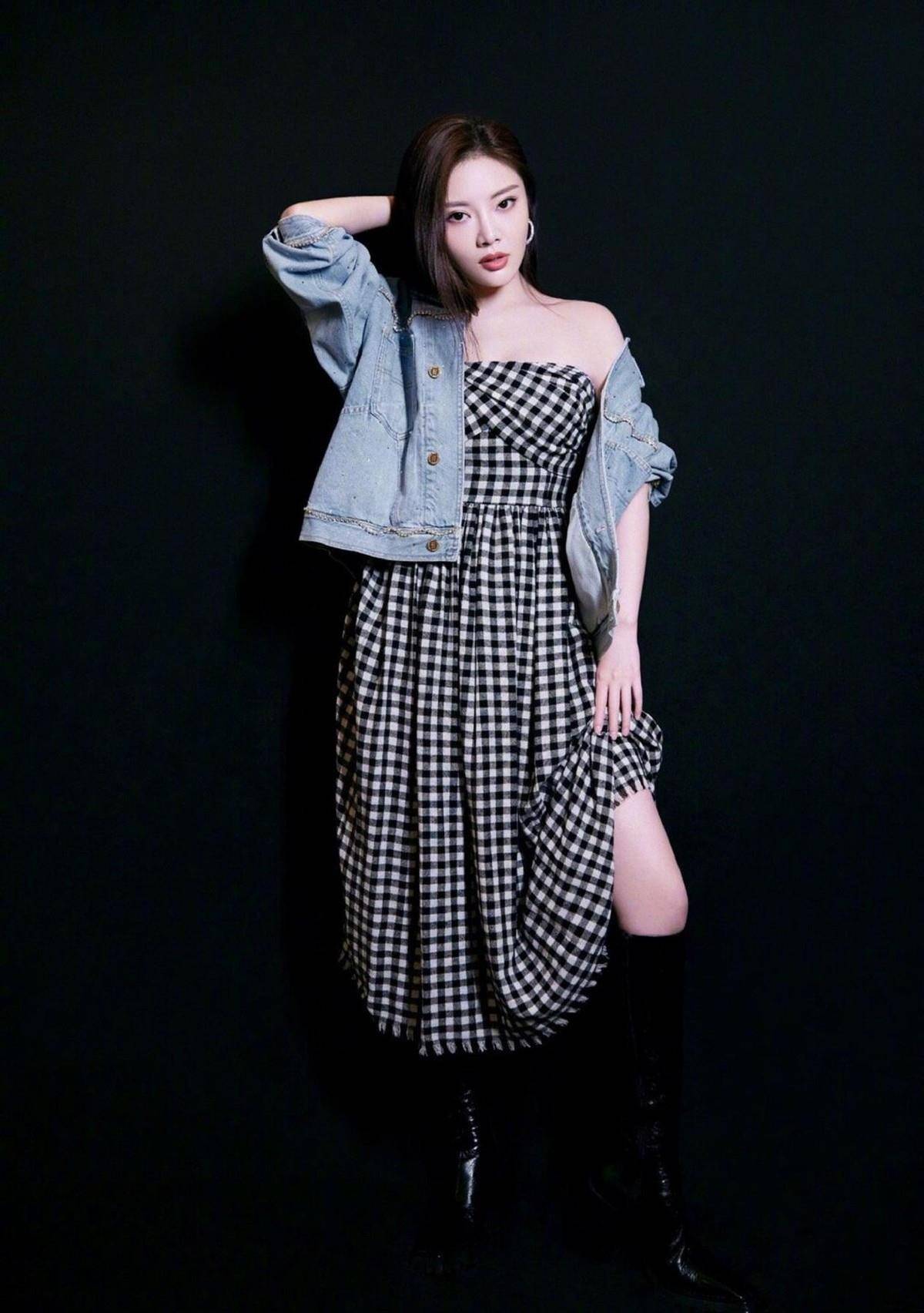 内衣|胸大=艳俗？大胸女孩学会这么穿，气质也太高级了吧