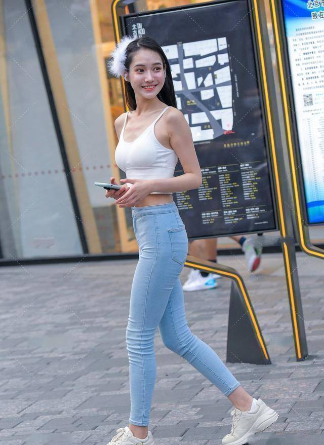 整体|高贵优雅的打底裤装扮更添清纯美感，展现迷人体态，美感十足