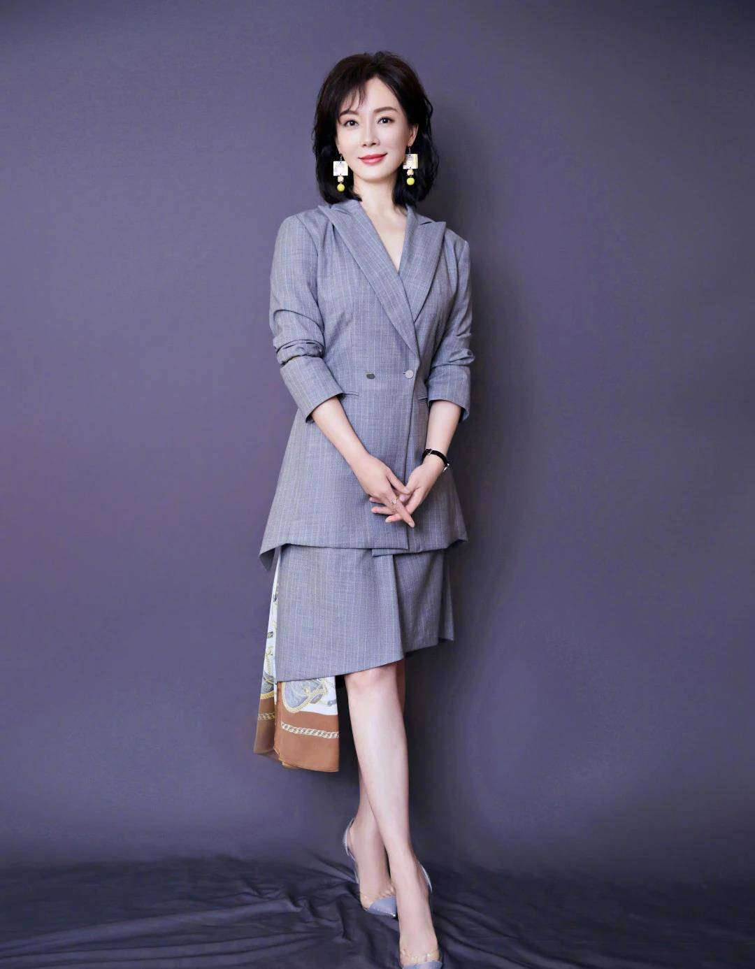 身材|陈数的“骨感”身材真美，吊带搭配西装裤，网友：美得让人心动！
