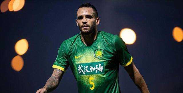 苏宁|他们定制的新版球衣，都挺好看的，只是有点想国米的球衣很尴尬