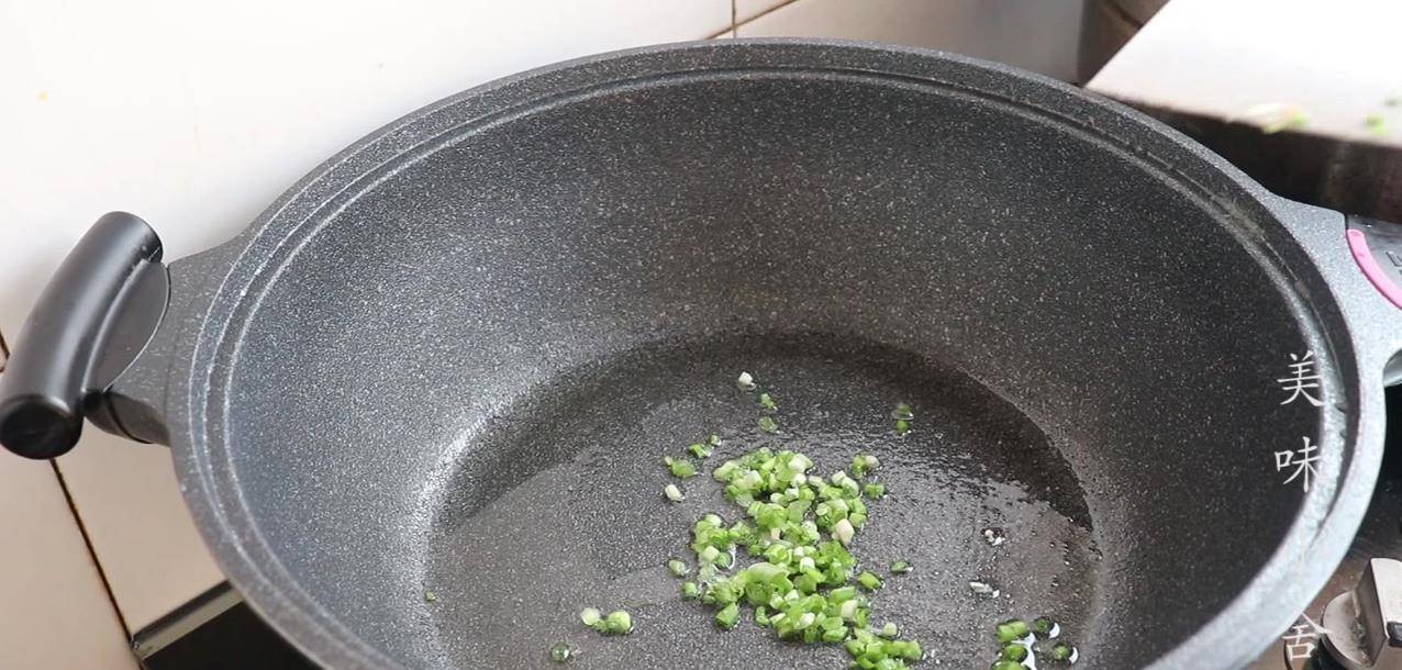 酸辣汤的家常做法简单视频 280946ea526347619341f4a2dddf63a5.jpeg