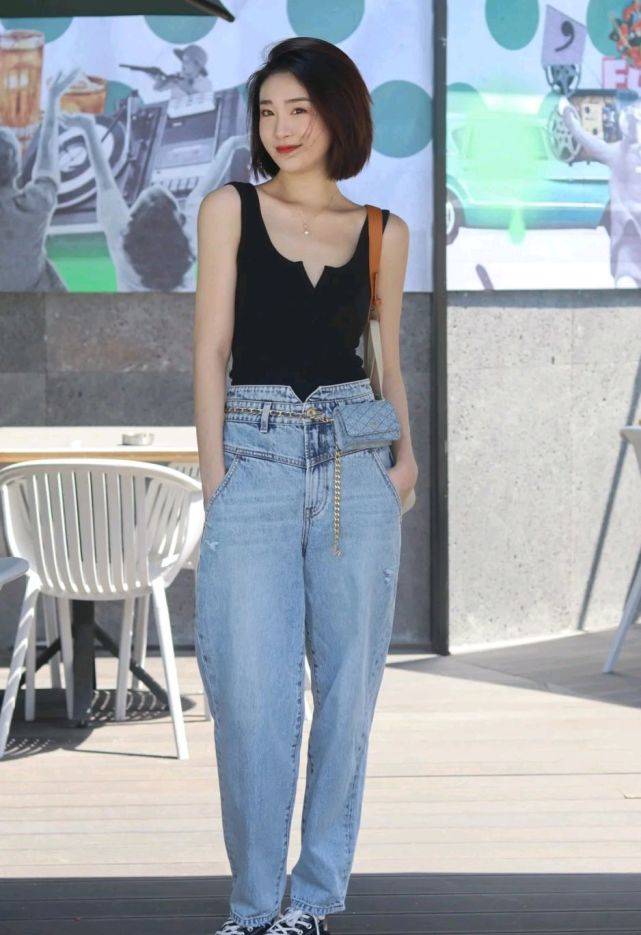 感觉|休闲风格的穿搭分享,这样搭配精致又减龄,还很有女人味