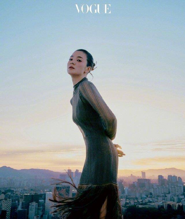 形象|宋慧乔重回巅峰状态！留紧贴皮发型形象大变不敢认，登金九刊太霸气