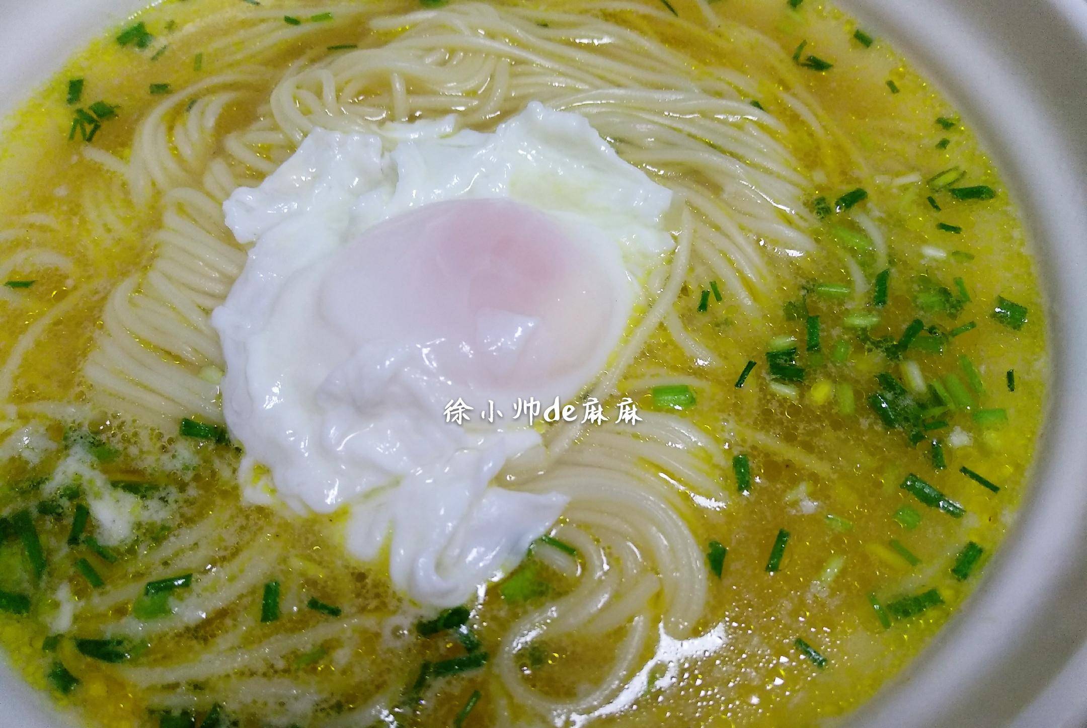 面的|快手早餐葱油面，十分钟都不要，给早上匆忙上班的自己来一碗吧！