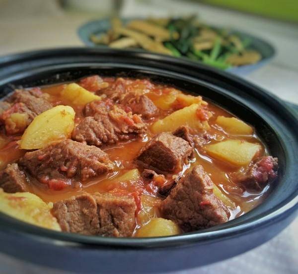 什么炖牛肉好 d28b8d0ea9524d9499351433d40e0722.jpeg