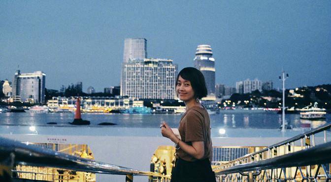 马伊琍|马伊琍罕见出街,穿运动背心肩窄背薄毫无赘肉,身材苗条哪像45岁