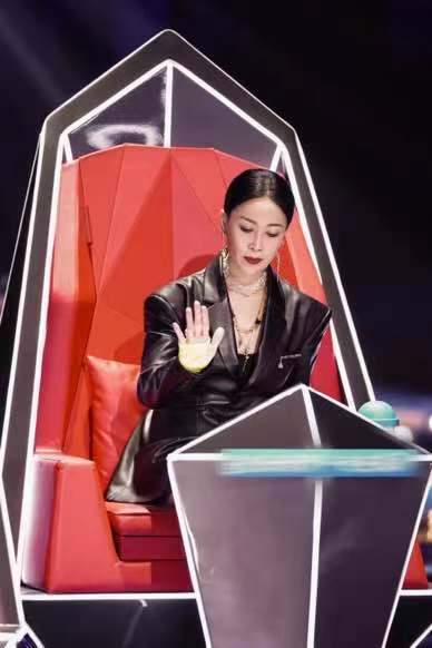 王靖雯|《2021中国好声音》音乐才子韦礼安亮相惊艳全场 残酷车轮战达西遗憾淘汰