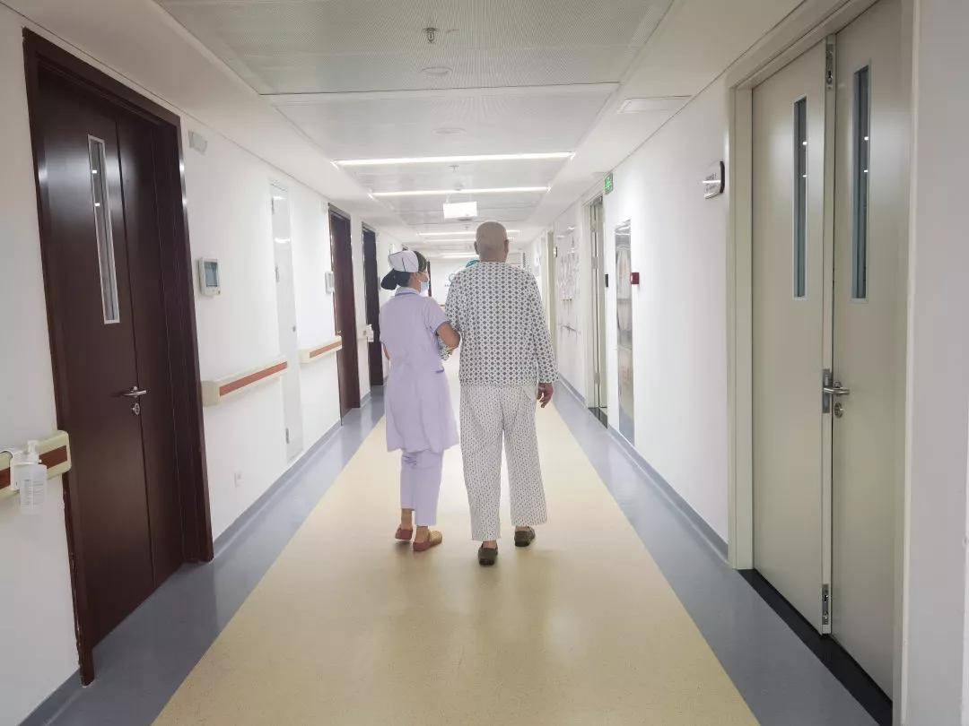 病房|咸阳市中心医院：病房里也有“诗和远方”