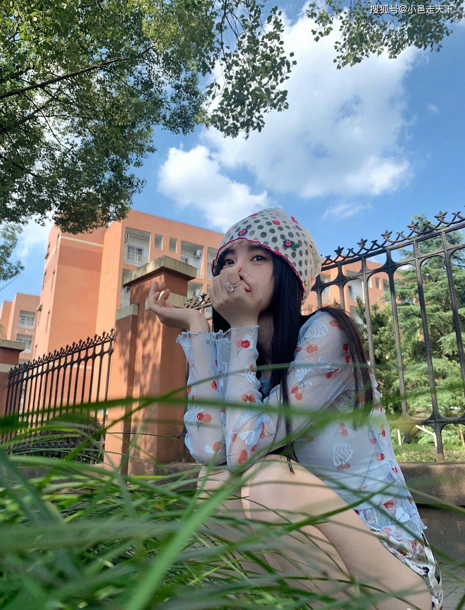 白色|鞠婧祎白色纱衣夏日美腿写真