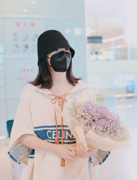 后首|谢娜生二胎后首露面：感谢赵丽颖，有种姐妹情叫做大哥二弟