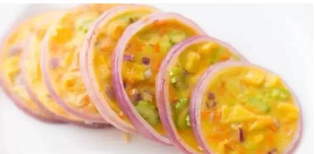 因为|早餐必备神器!圆葱蛋蔬饼,只需3步,轻松在家做!