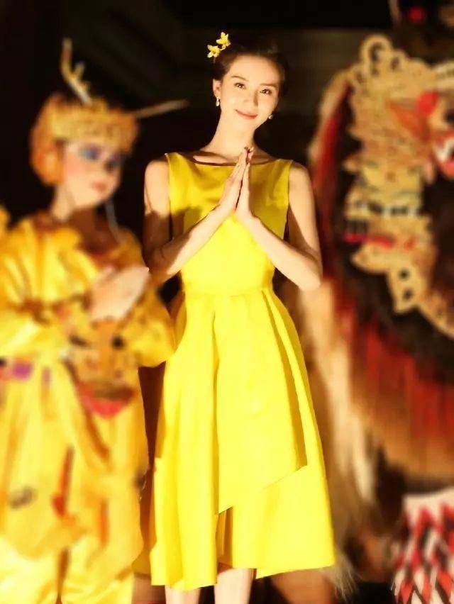 黑色|这个流行色太难穿?真人示范穿对了超显白,还会让心情变明亮!