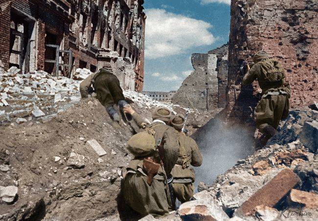 只要后退一步立即就地枪决：1942年7月28日斯大林下达227号命令_苏联
