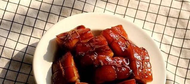 怎么做红烧肉才能肥而不腻更嫩 1ea9b5174a3548f395f9aec1a3135c82.jpeg