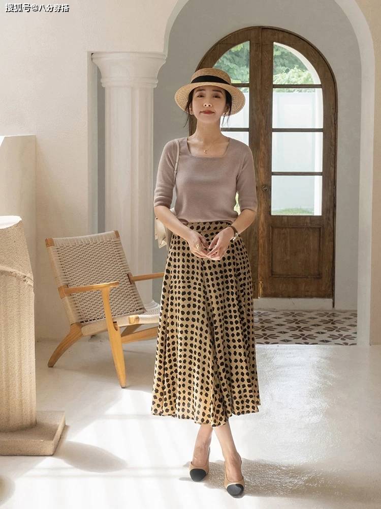 黑色|时髦女人都不会乱穿，看看这些日常百搭的基础款穿搭，高级又温柔