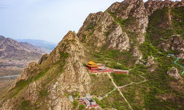 自駕雞鳴山距北京最近的三教合一名山半夜聽雞叫晨昏看彩霞