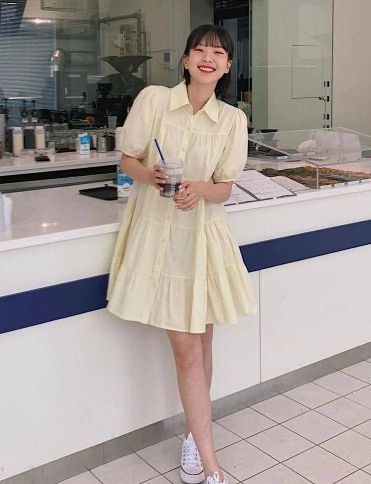 视觉|今夏“裙子＋运动鞋”这样穿，好看死了！