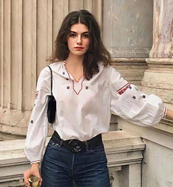 美人|美过Jennie，就这一张伪素颜、大方脸竟是“法国偷心贼”？