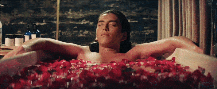 因为|4月中国电影真争气，头一回因为国片，住在电影院里