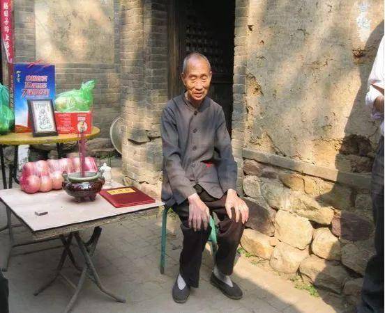 真正的少林宗师郝释斋称之为少林活拳谱曾否认释永信不会武功