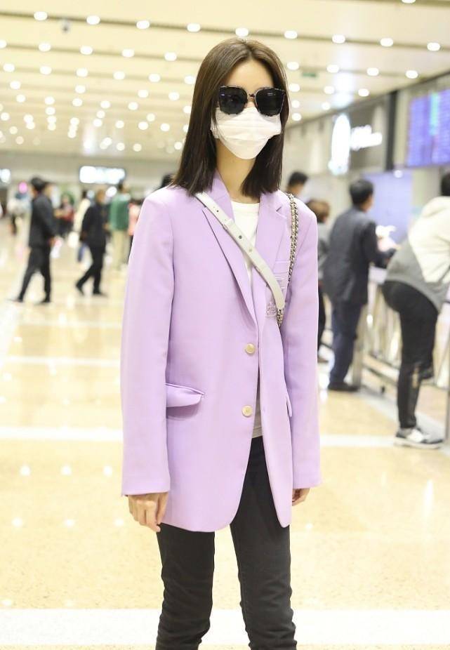时尚|陈都灵的长相清纯,但故意“扮老”让人难理解,造型有点不上档次