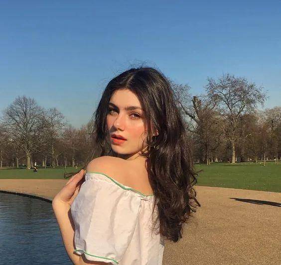 美人|美过Jennie，就这一张伪素颜、大方脸竟是“法国偷心贼”？