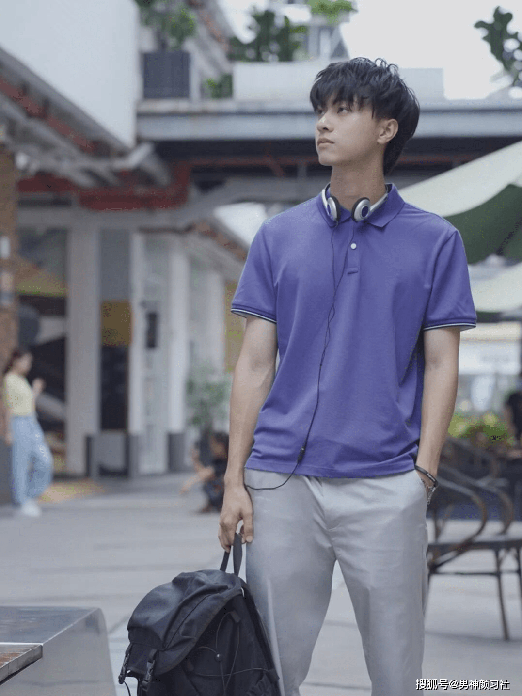 蓝色|范丞丞教你把天空和大海穿在身上!“克莱因蓝”,你的显白神装