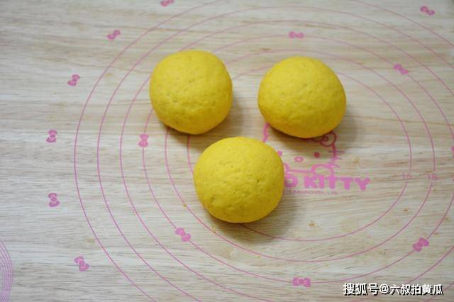 面包|扫除夏天炎热，早餐就吃这饼，咬一口还有馅儿，清爽的早餐