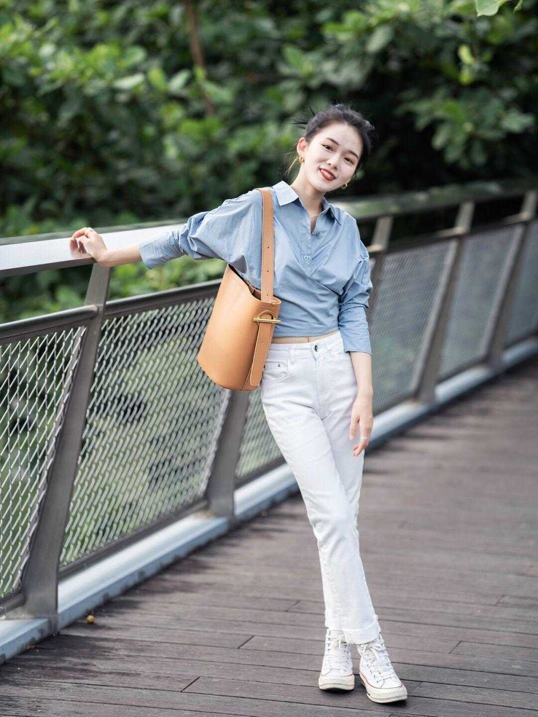 女生|不要低估155cm的女生，泡泡袖上衣配高腰裤，用日常穿搭偷偷长高