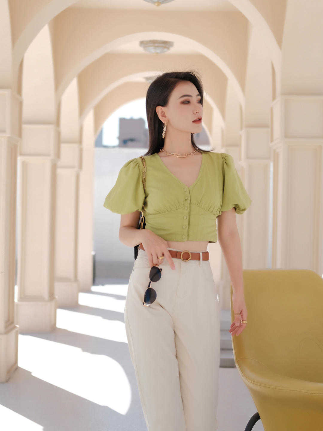 女生|不要低估155cm的女生，泡泡袖上衣配高腰裤，用日常穿搭偷偷长高