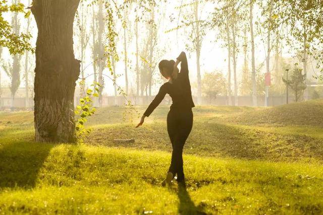 人体|早上起床后的第一件事,其实不是排便和喝水,很多人都做错了