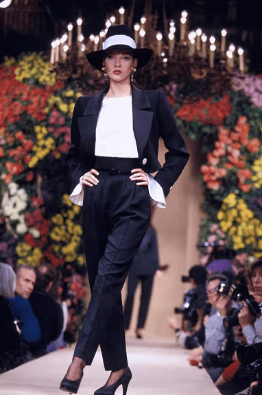 高定|跟着YSL高定学西装搭配准没错!收腰剪裁经典大气,让优雅融进生活