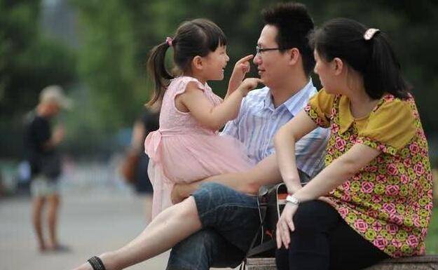 什么|“二胎要生儿子，女儿嫁妆房就取消”，一碗水父母能端平吗？