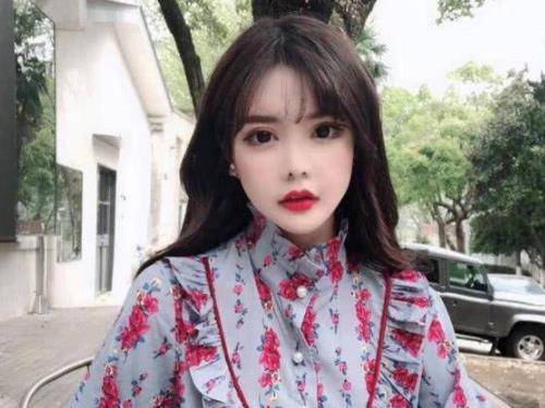 刚整|韩安冉离婚2年晒近照，面容浮肿法令纹明显，网友：不像只有22岁