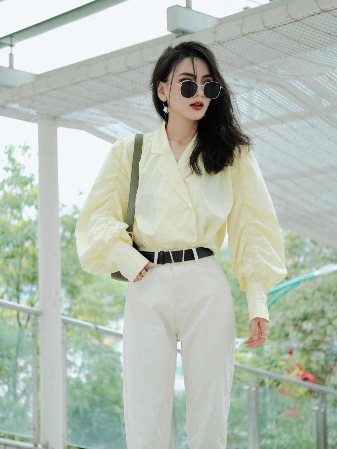 女生|不要低估155cm的女生，泡泡袖上衣配高腰裤，用日常穿搭偷偷长高