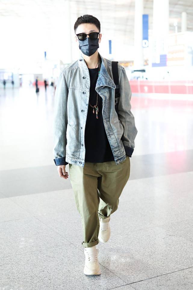 层次感|陈坤造型真“不怕矮”，用宽松单品打造潮流，这样穿初秋值得试试