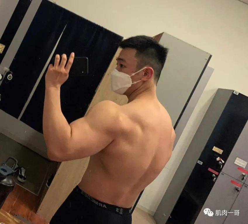 形体|181cm肌肉壮男拍写真走红，这身材让网友不淡定了