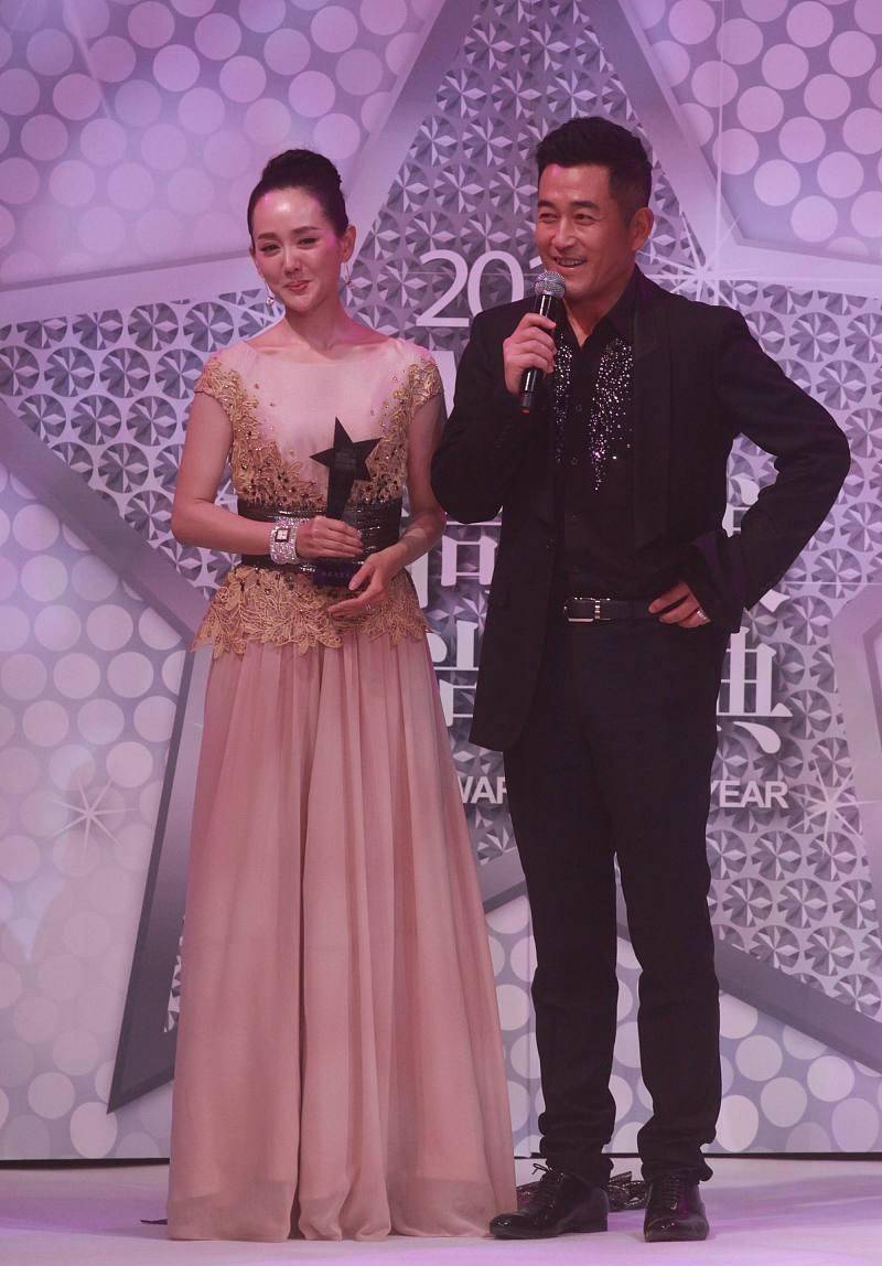 风暴|《扫黑风暴》中高明远，现实生活中的妻子，就算40岁也有童颜