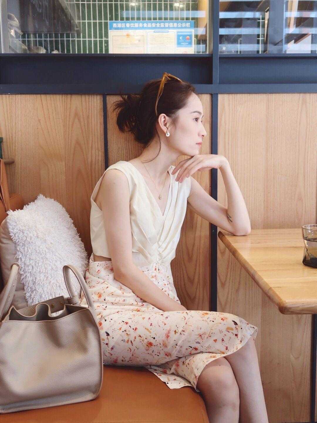 服装|都是基础款的衣服，看起来既高级又时尚，简直好搭配又惊艳